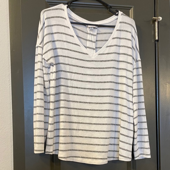 A New Day Gray & White Striped Long Sleeve Medium - Picture 1 of 4
